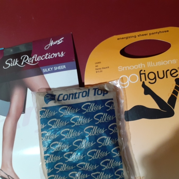 4 pairs of pantyhose medium, AB 2 barely black 2 nude - Picture 3 of 5